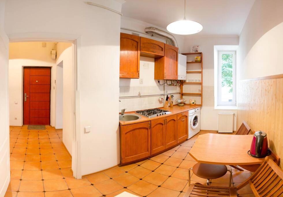 Парковка ! Квартира Поруч Госпіталю, Центр. Leópolis Exterior foto